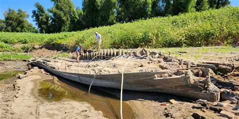 Low Water Levels In Mississippi River Reveal Shipwreck Thats More Than