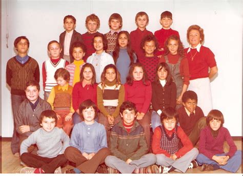 Photo De Classe Cm2 1975 1976 école Les Peupliers De 1975 Ecole Des