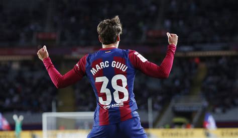 C Mo Es Marc Guiu El Goleador De A Os Del Barcelona Marca M Xico