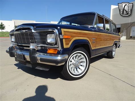 Jeep Grand Wagoneer