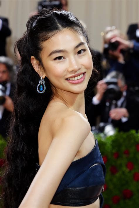 Hoyeon Jung (de ‘El Juego del Calamar’) o cómo llevar minifalda y botas