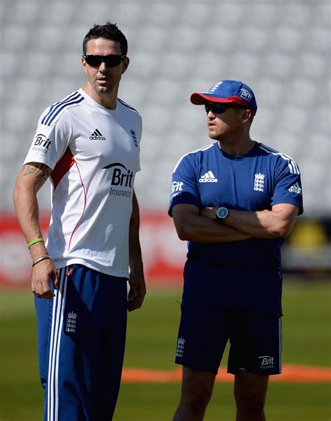 Andy Flower Chats With Kevin Pietersen Espncricinfo