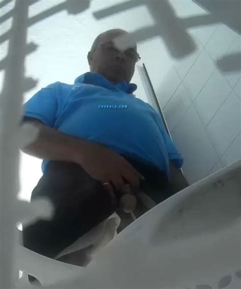 Daddy Pissing Mature Men Pissing Video 3 ThisVid