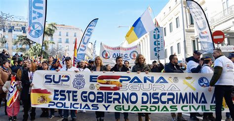 Picazo se manifiesta junto a la policía y la Guardia Civil en Madrid