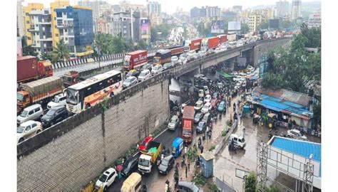 Pune: Taffic Jam From New Katraj Tunnel To Warje On Mumbai Bangalore ...