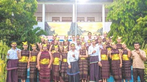 Smas Frater Don Bosco Lewoleba Juara I Paduan Suara Tingkat Smasmk Se