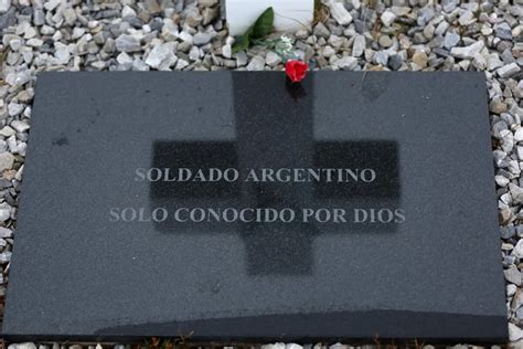 Malvinas El Cementerio Donde Las Tumbas Ya Tienen Nombre LA NACION