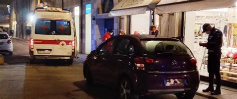 Guastalla Donna Urtata Da Unauto A Roncocesi Una Vettura Esce Di