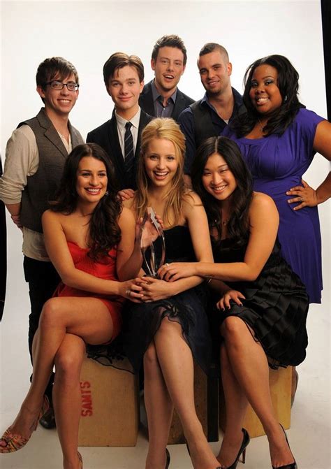 Download Glee Cast Members 2010 Peoples Choice Awards Portrait