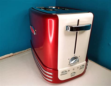 Review Of The Nostalgia Retro 2 Slice Toaster Delishably