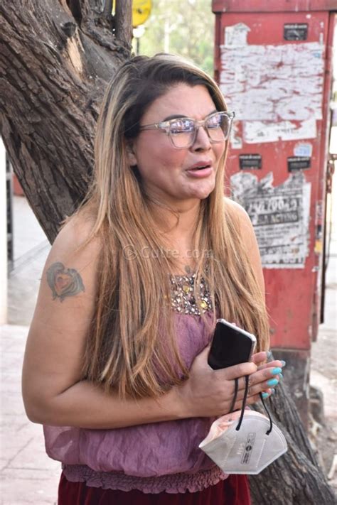 Rakhi Sawant Gets Emotional After Her Mother Beats Cancer