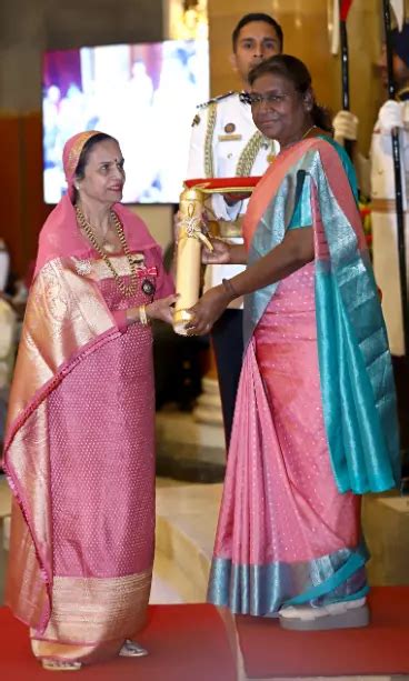 Padma Awards 2023 हमको मन की शक्ति देना गाकर अमर हो गईं Vani Jairam समेत इन 13 हस्तियों को