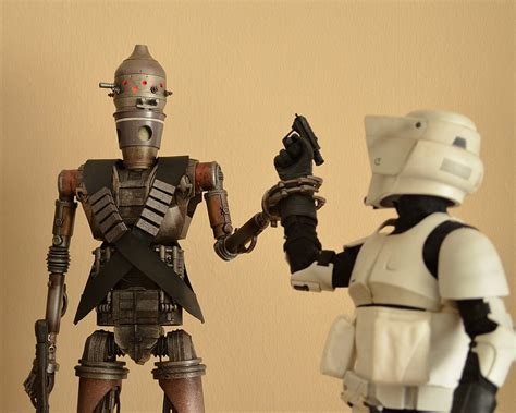 1 6 Hot Toys TMS 008 The Mandalorian Bounty Hunter Droid IG 11 Collectible Figure Page