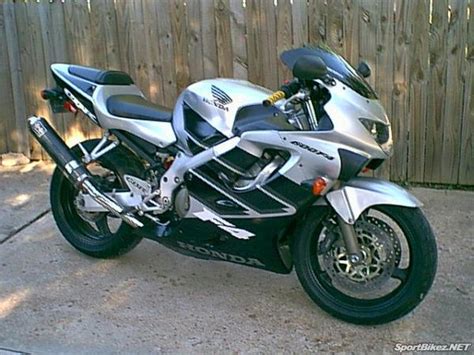 Review Of Honda Cbr 600 F4 2000 Pictures Live Photos And Description