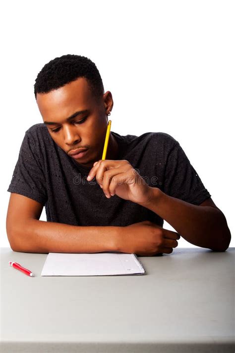 Estudante Que Concentra Se Para O Exame Do Teste Imagem De Stock