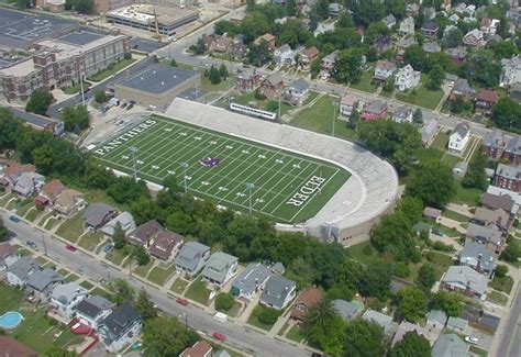 See The Pit Before You Die The Catholic Beat High School Football