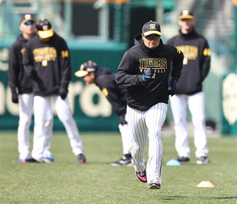 【阪神】大山悠輔の対外試合無安打に岡田監督「この時期じゃ気にならんよ」4番指名主砲に信頼感 プロ野球写真ニュース 日刊スポーツ