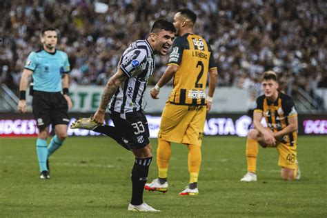 Veja Fotos Do Jogo Entre Ceará E The Strongest Pelas Oitavas Da Copa