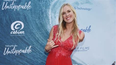 Unstoppable Documentary Shows Bethany Hamilton S Comeback After Shark Attack Flipboard