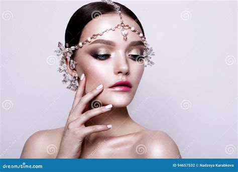 972 Beautiful Brunette Bride Blue Eyes Stock Photos Free Royalty