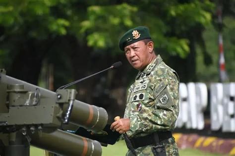 Pangdivif 3 Kostrad Pimpin Upacara Serah Terima Jabatan Pamen Divif 3