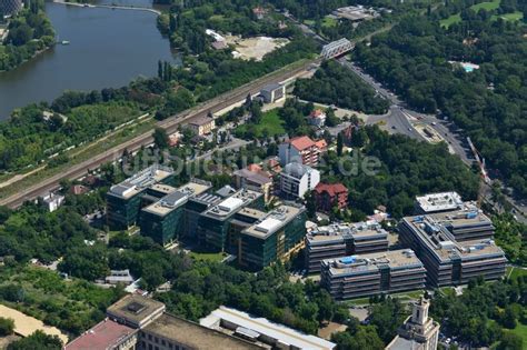 Bukarest aus der Vogelperspektive Büro und Geschäfthaus