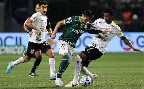 Palmeiras solicita mudança de data para Palmeiras x Corinthians Veja