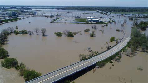 Michigan Dams Breached Forcing Evacuations In Midland Live Updates