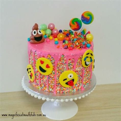 Pin By Maricruz Chacaliaza On Cake Emoji Cake Emoji Birthday Cake