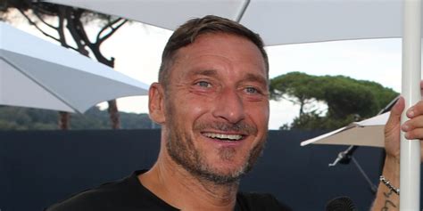 Calciatori Per Un Giorno Levento Benefico A Frosinone Con Francesco Totti