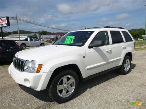 Stone White Jeep Grand Cherokee Limited X Photo