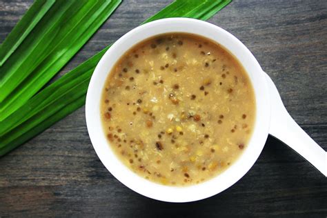 Sweet Mung Bean Soup With Sago Foodelicacy