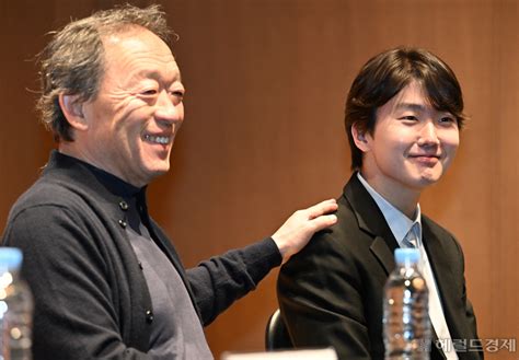 정명훈 “열세 살에 처음 만난 성진 자랑스러워”조성진 “늘 영광스러워” 헤럴드경제