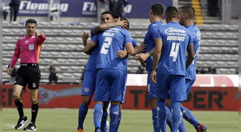 En el debut de Alejandro Duarte Cruz Azul venció 4 1 a Lobos BUAP y