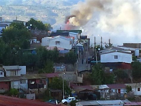 Viña Del Mar Un Incendio Consumió Dos Viviendas En Achupallas Y Dejó 1