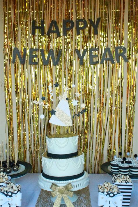 A Black and Gold New Year's Eve party - Cake topper by Pink Poppy Party ...