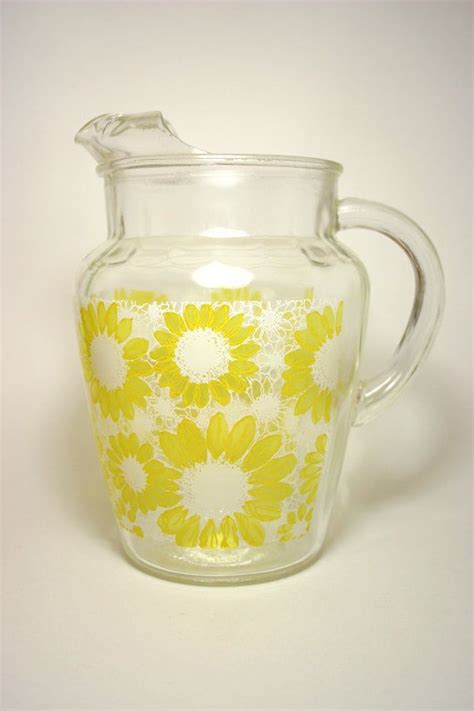 Vintage Glass Daisysunflower Pitcher Vintage Glass Pitchers Vintage Dishware Vintage