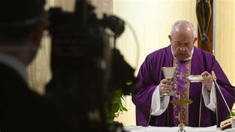 Pope Francis prays for those working in the media - Vatican News