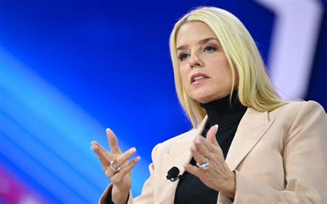 Trump Picks Pam Bondi For Us Attorney General After Gaetz Withdraws Rnz News