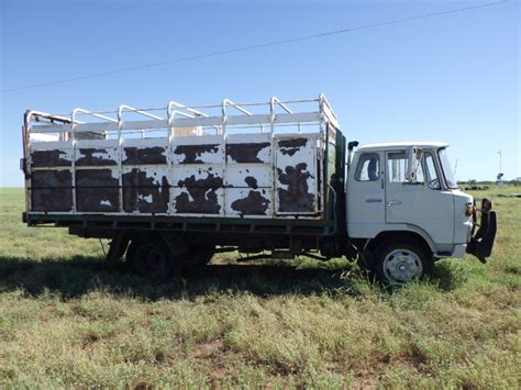 Lot Hino Kl Body Truck Crate Auctionsplus