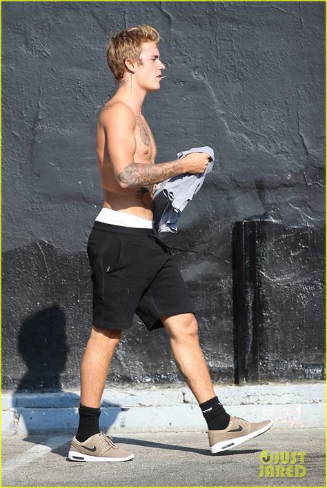 Full Sized Photo Of Justin Bieber Shirtless Skateboarding Justin