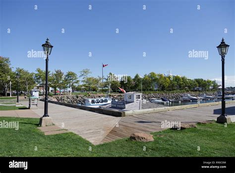 Peakes Wharf Boat Tours Stock Photo Alamy