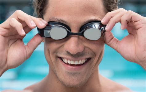 Voici Les Form Swim Goggles Des Lunettes De Natation Connect Es