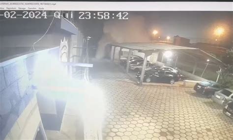 Temporal Vídeo mostra momento em que caixa d água é derrubada dentro