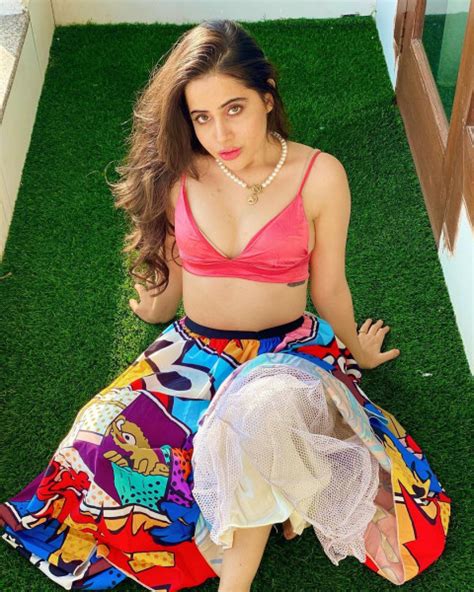 Urfi Javed Hot Beautiful HD Photoshoot Photos Wallpaper OyePhoto