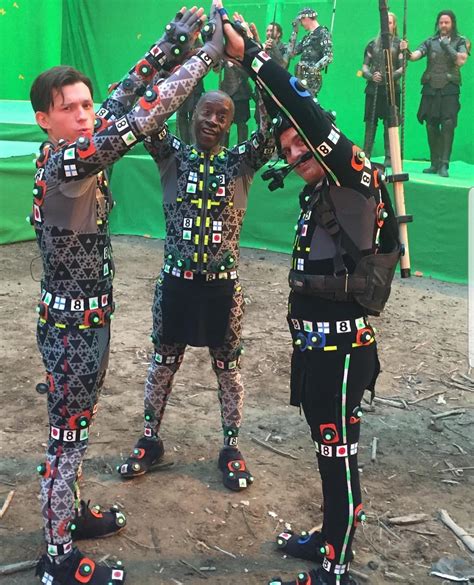 Spider-Man, War Machine, and Hulk behind the scenes Avengers: Endgame : r/marvelstudios