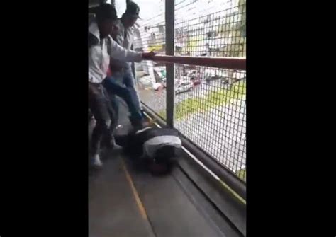 VIDEO Tunden a golpes a presunto ladrón en Metro Ecatepec