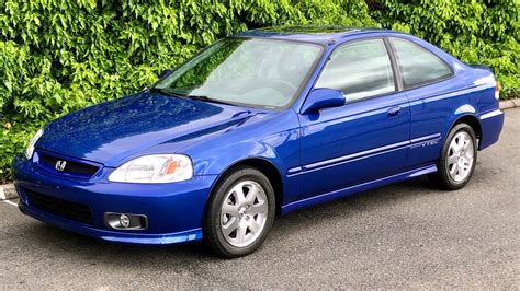 A 20-Year-Old 2000 Honda Civic Si Just Sold for $50,000