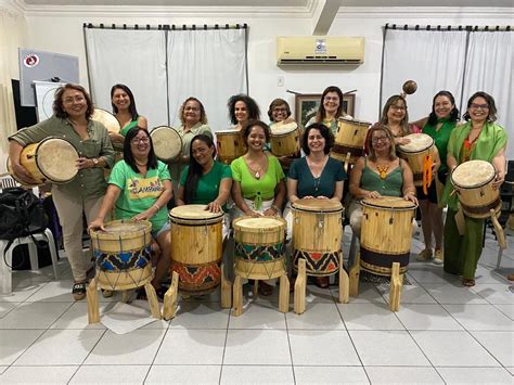 Mulheres formam grupo de percussão no Pará e se apresentam pela