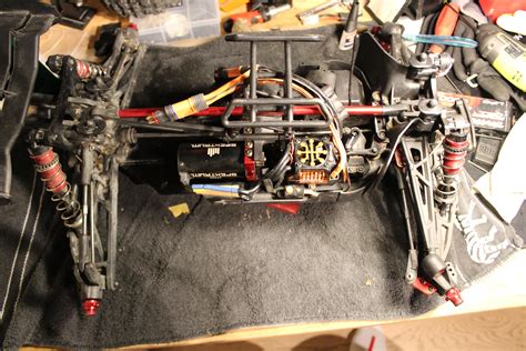 Wrenching on the arma kraton 6s! V5 You have any upgrades you would ...